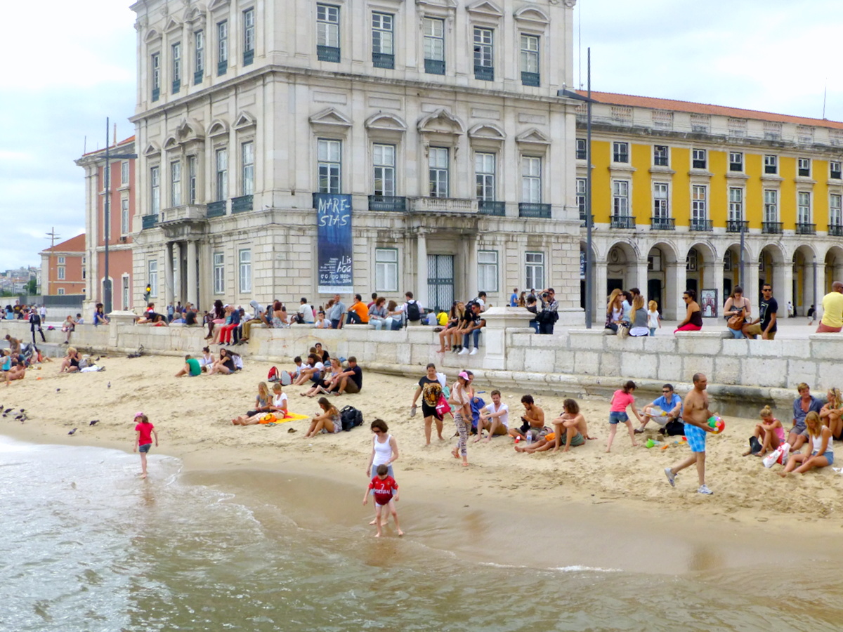 Stadtteil Baixa, Strandvergnügen am Ufer des Tejo