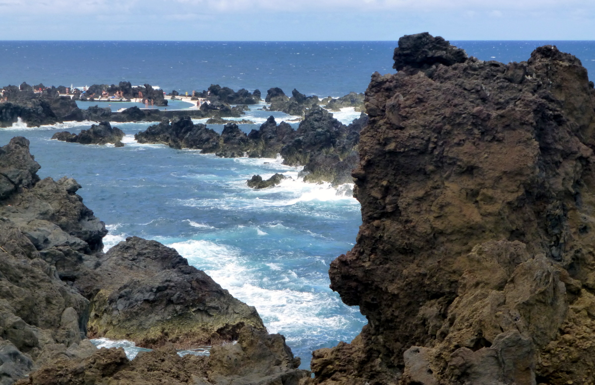 ein Ausflug in den Norden von Madeira, zu dem Ort Porto Moniz mit verschiedenen Lavabeckenanlagen